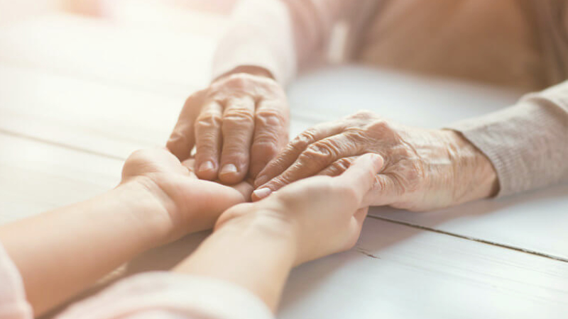 Helping Hands | The Importance of Hospice Volunteers | Cindy Outlaw
